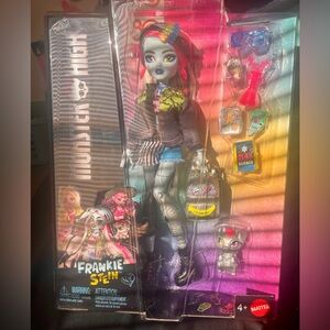 Frankie Stein Monster High(new in box)